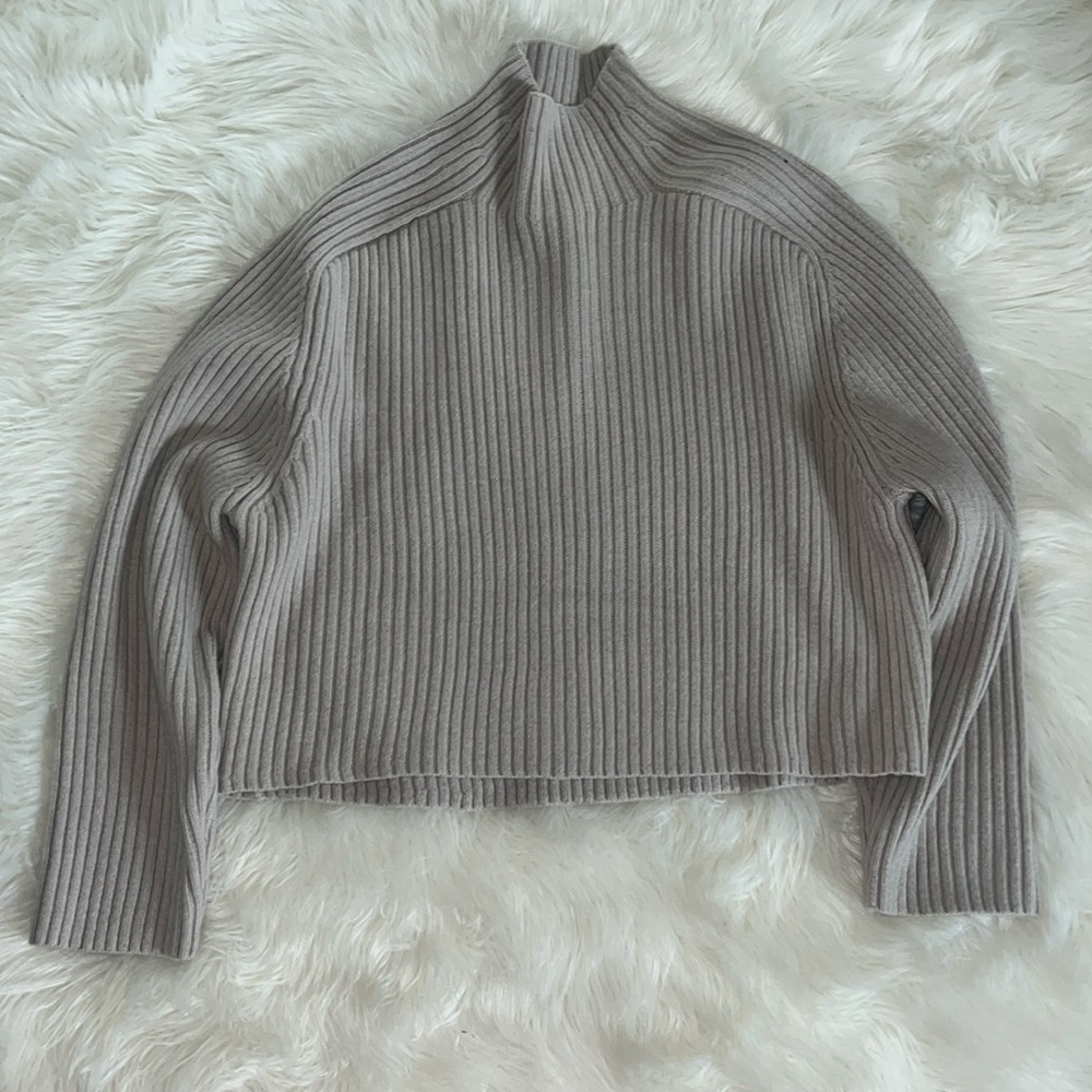 H&M turtleneck knit ribbed sweater